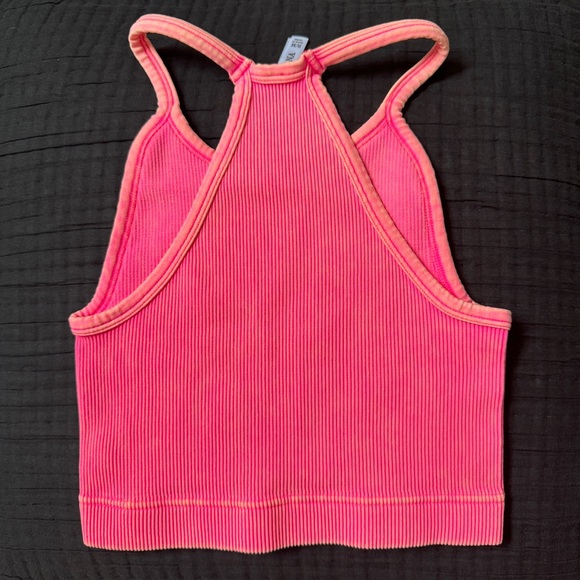 Ribbed Seamless Cropped Cami Top - Picture 3 of 4